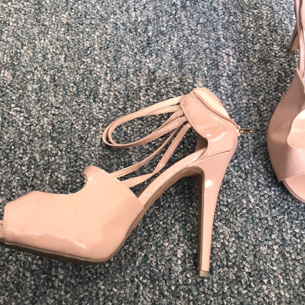 Shoes - Picture 3 of 4